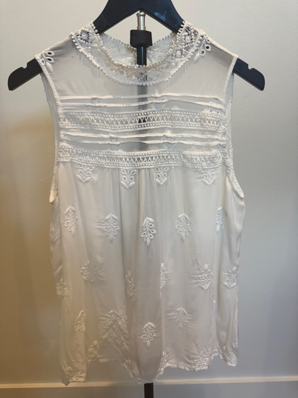 Daniel‎ Rainn White Lace-Trim Sleeveless Top